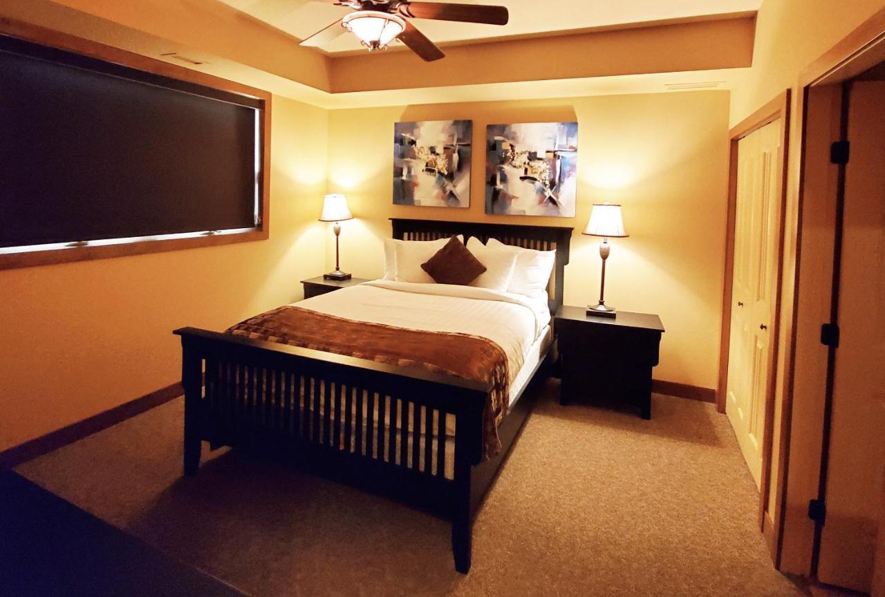 Cozystay Signature Lake Okanagan Resort Kelowna Exterior photo