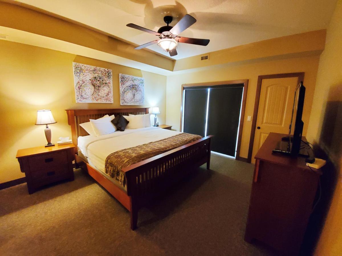 Cozystay Signature Lake Okanagan Resort Kelowna Exterior photo