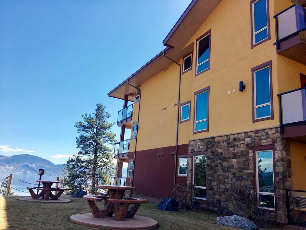Cozystay Signature Lake Okanagan Resort Kelowna Exterior photo