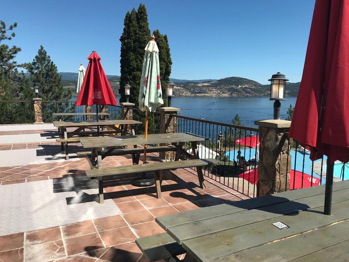 Cozystay Signature Lake Okanagan Resort Kelowna Exterior photo