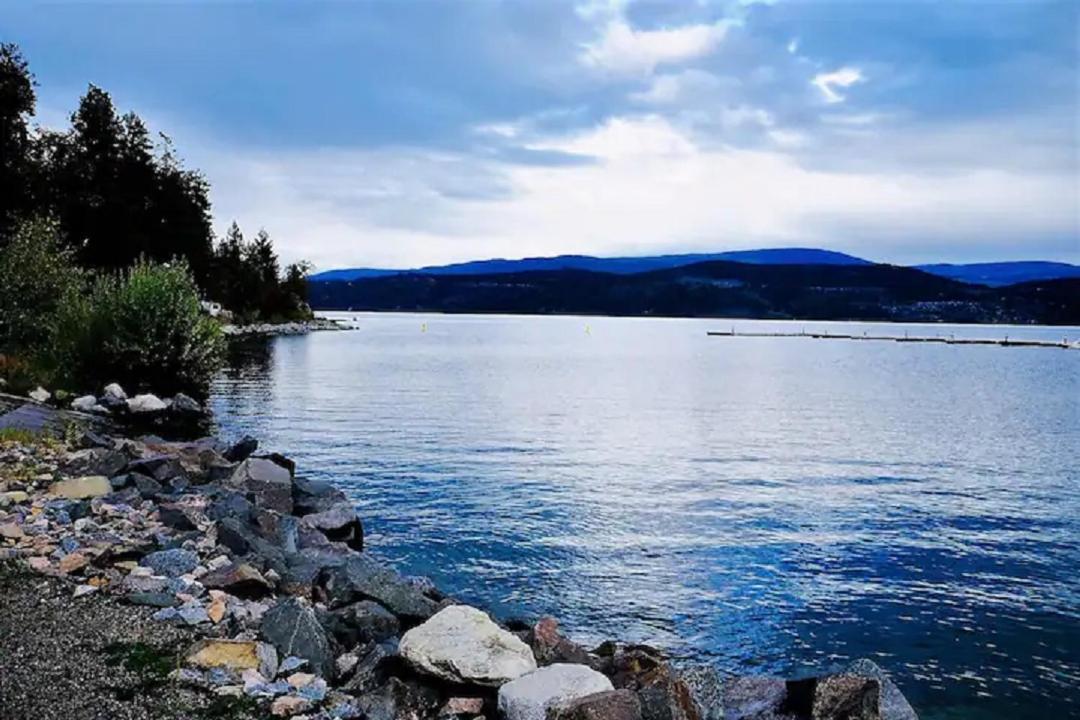 Cozystay Signature Lake Okanagan Resort Kelowna Exterior photo