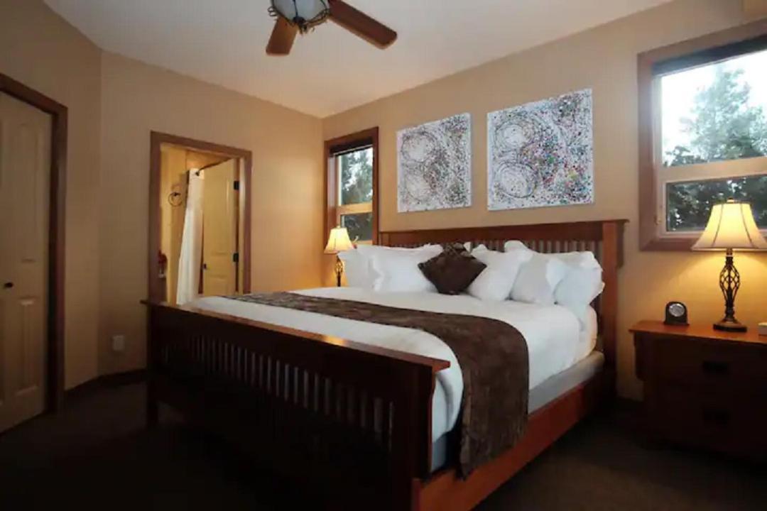 Cozystay Signature Lake Okanagan Resort Kelowna Exterior photo