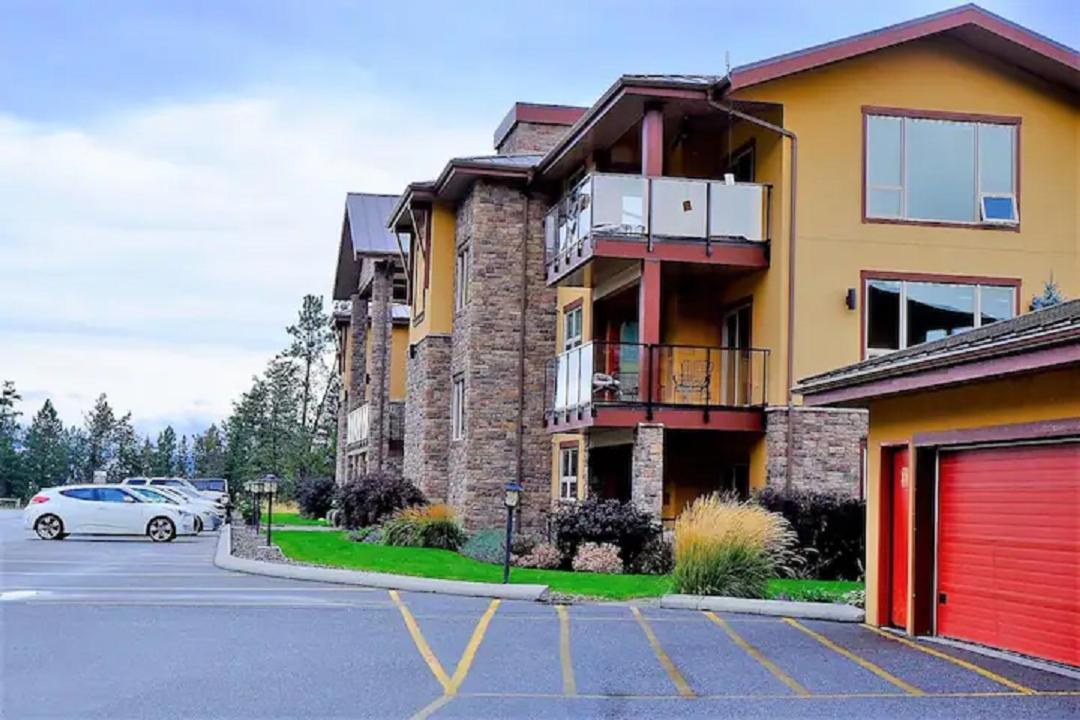Cozystay Signature Lake Okanagan Resort Kelowna Exterior photo